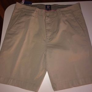 mens khaki shorts